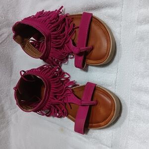 Pink and Brown Fringe Sandals with Open-Toe Design